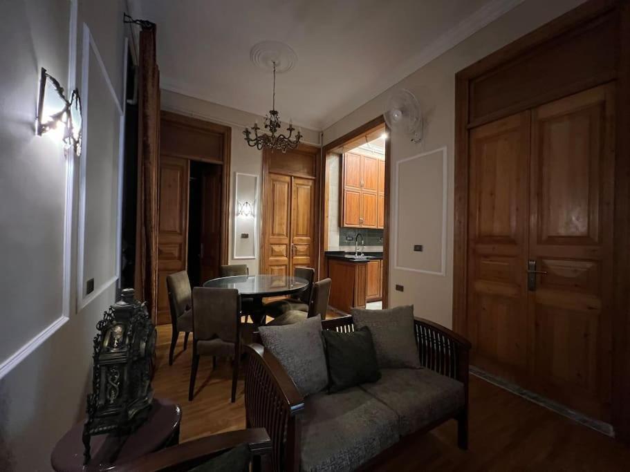 Authentic 3Br Apartment In Downtown, Kairo Eksteriør billede